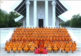 Hình ảnh xuất gia gieo duyên tại tu viện Wat Phra Dhammakaya, Thái Lan