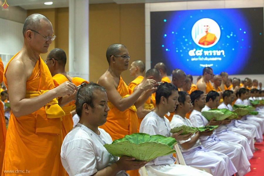 Hình ảnh xuất gia gieo duyên tại tu viện Wat Phra Dhammakaya, Thái Lan - Ảnh minh hoạ 2