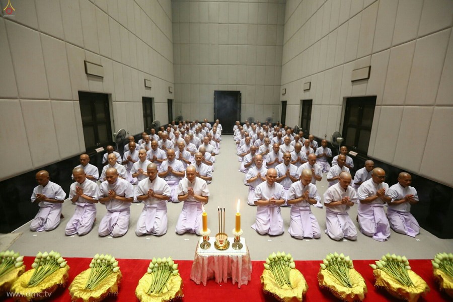 Hình ảnh xuất gia gieo duyên tại tu viện Wat Phra Dhammakaya, Thái Lan - Ảnh minh hoạ 7