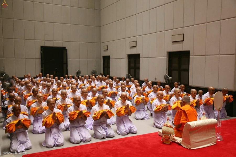 Hình ảnh xuất gia gieo duyên tại tu viện Wat Phra Dhammakaya, Thái Lan - Ảnh minh hoạ 11